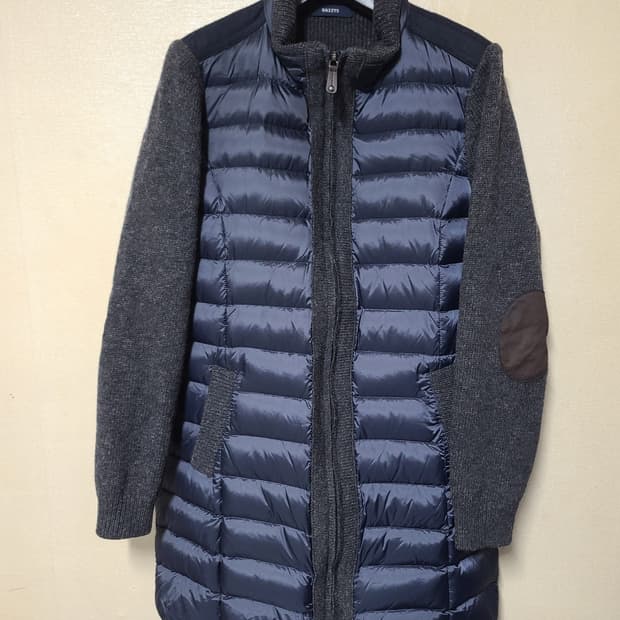 헤지스 니트배색 경량 하프 구스다운