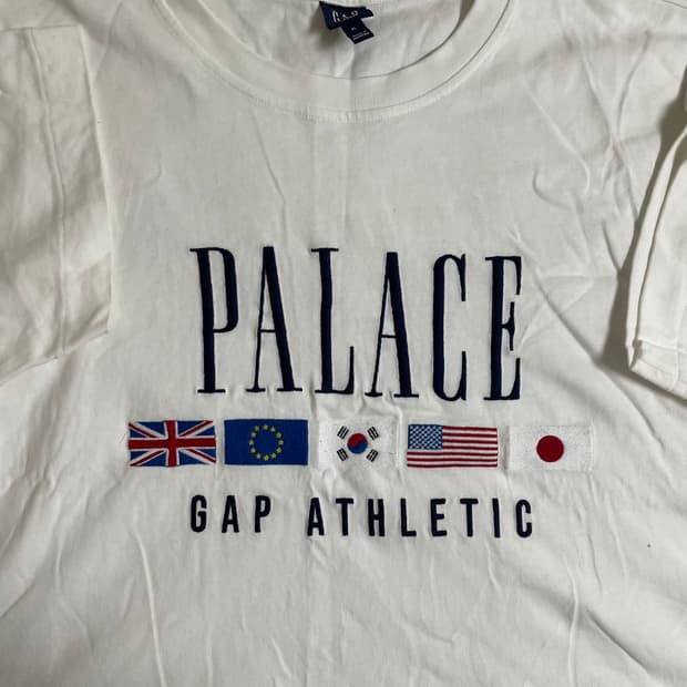 [XL] GAP x 팔라스 만국기 반팔티 화이트