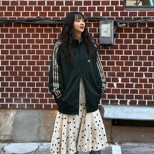 아디다스 져지 메종마르지엘라 맨투맨 도트 스커트 연청 데님 팬츠 코디세트