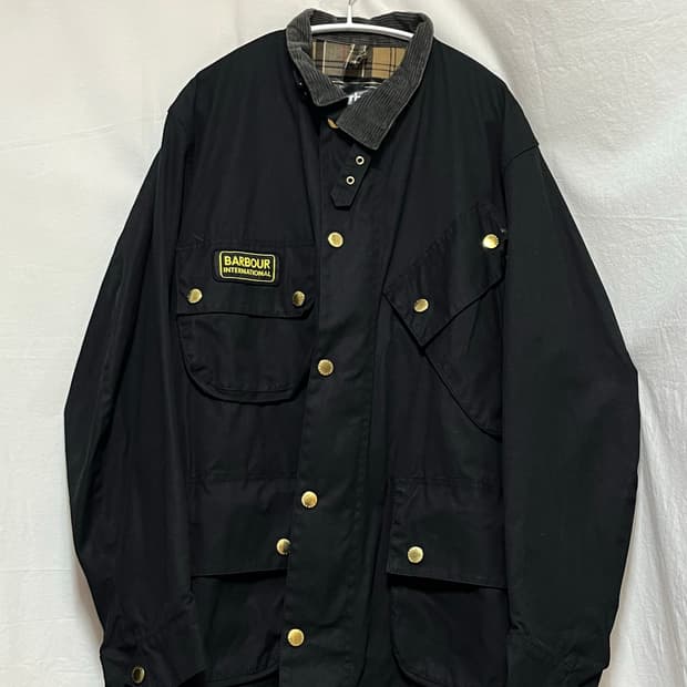 바버 인터내셔널 A7 왁스 자켓