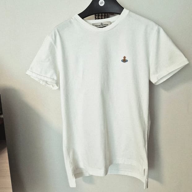 비비안 웨스트우드(Vivienne Westwood)의 반팔티셔츠