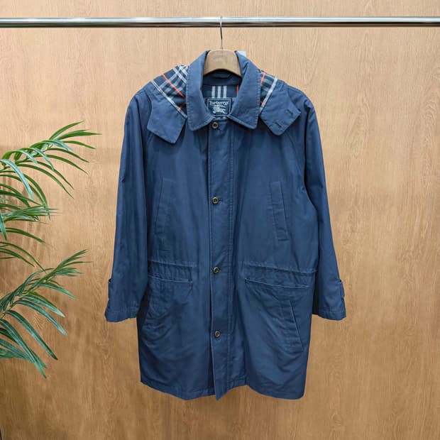 버버리 후드 코트 체크 안감 배색 드로우 스트링 디테일 레귤러핏 네이비