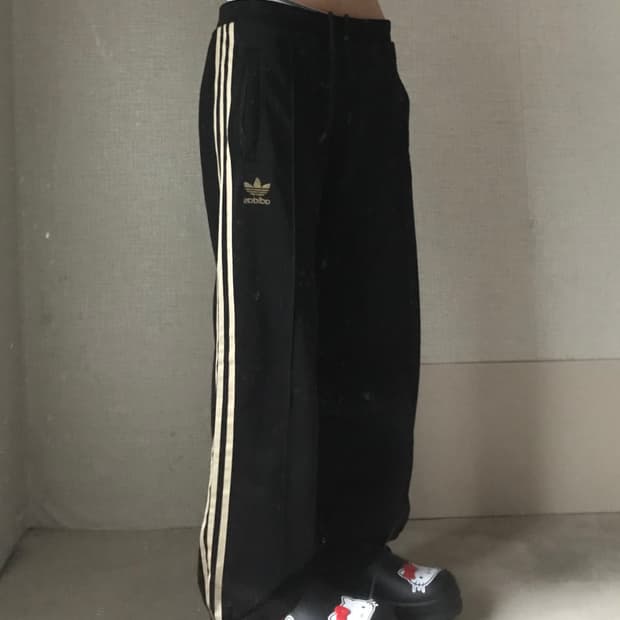 아디다스 블랙 골드 트레이닝팬츠