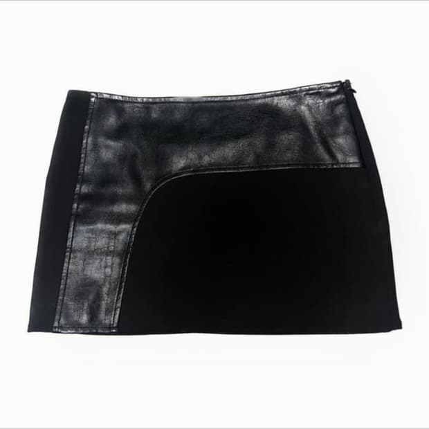 보헤미안서울 커브드 미니 스커트