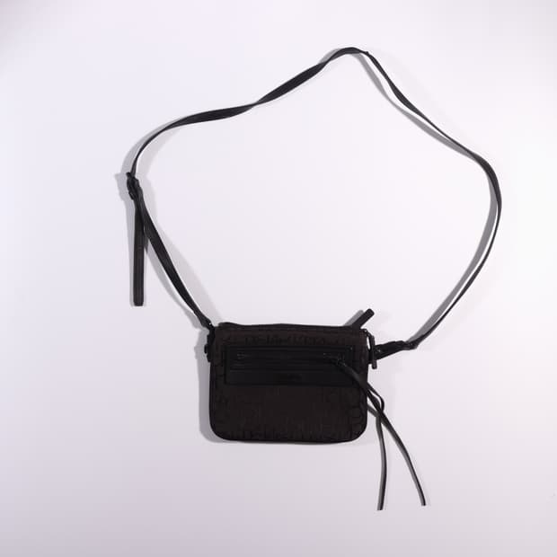 캘빈클라인 미니 크로스백 B358