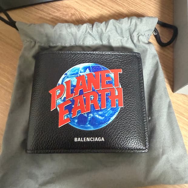 발렌시아가 지갑