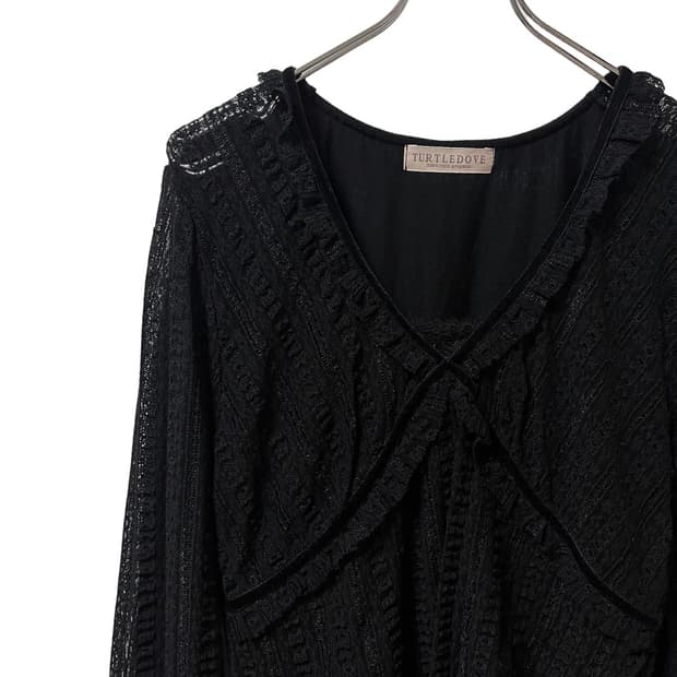 TURTLEDOVE Lace Drape Blouse Knit