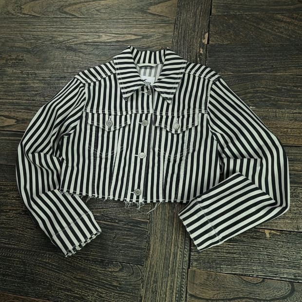 [홀리스터] 스트라이프 코튼 크롭 트러커 자켓 M18858