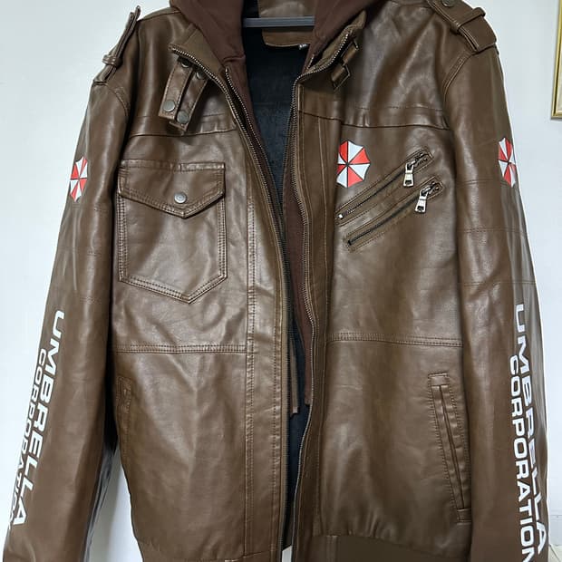 레지던트 이블 엄브렐라 코퍼레이션 가죽 자켓