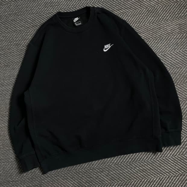 나이키 자수로고 박시핏 라운드 맨투맨 블랙y 4866