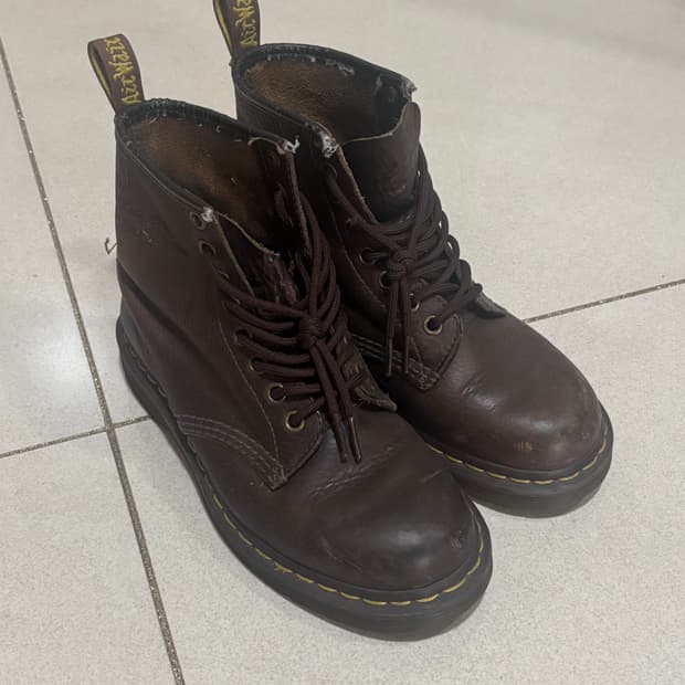 닥터마틴 1460 8홀 브라운 워커 부츠 230
