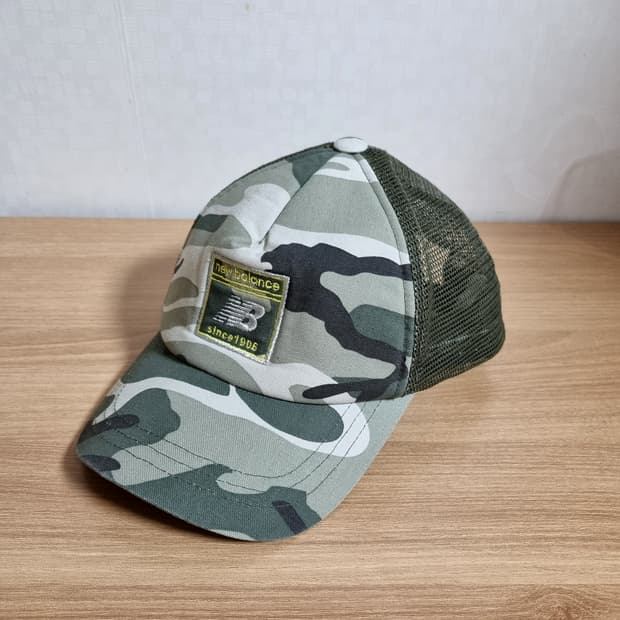 뉴발란스 카모 볼캡