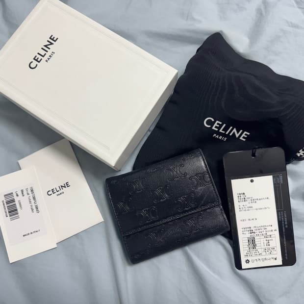 셀린느 21ss 스몰 트리폴드 월렛 블랙