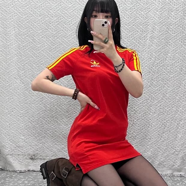 아디다스 레트로 에스파냐 슬림핏 반팔 원피스 XS C12109