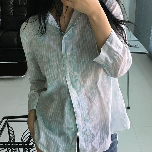 rose shirt