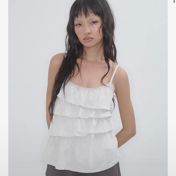 익스파이어드걸 Unbalanced Frill Cami Mist