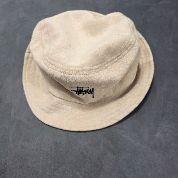 STUSSY 버킷햇