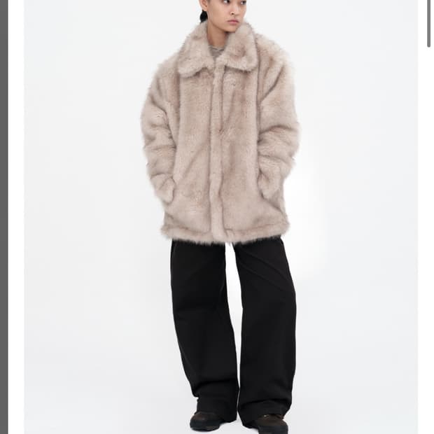 밀로우먼 버클 퍼 자켓 