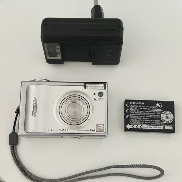 후지필름 파인픽스 F10 빈티지 디카