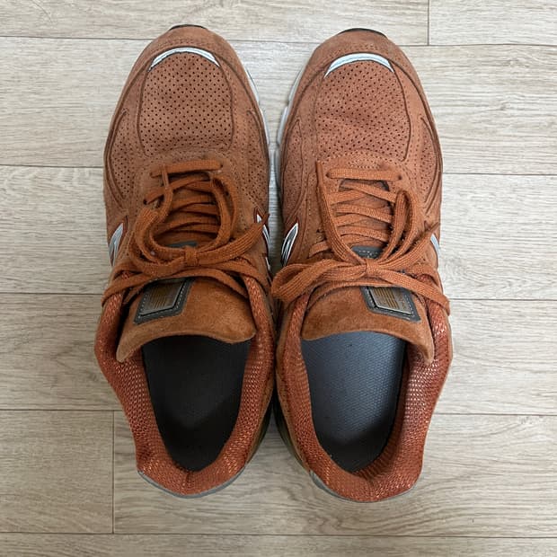 뉴발란스 990v4 270