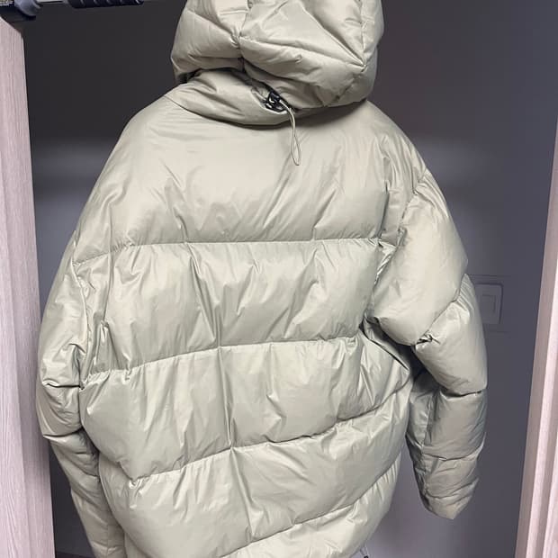 아웃스탠딩 패딩