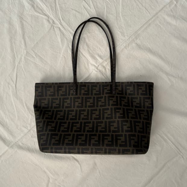 Fendi 주카 쇼퍼백