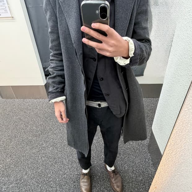 더 비리디 안느 비대칭 스티치 로퍼