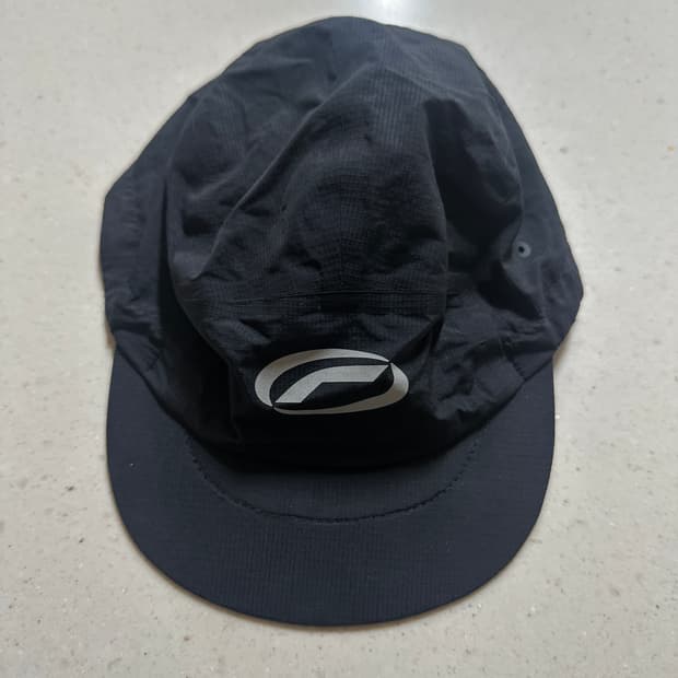 옵티미스틱 러너스 러닝캡