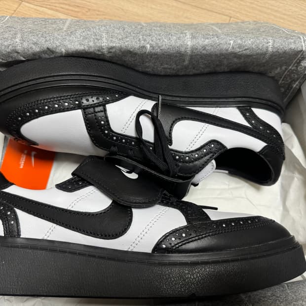 나이키 x 피스마이너스원 퀀도1 블랙 앤 화이트