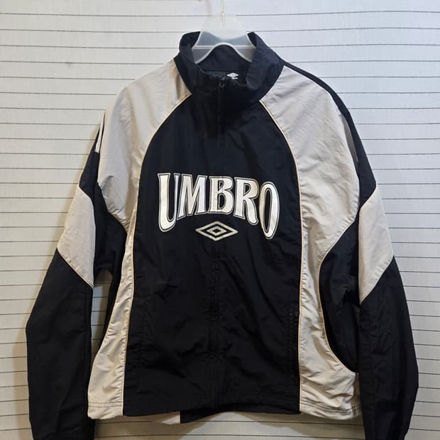 엄브로 블랙/아이보리 바람막이 자켓