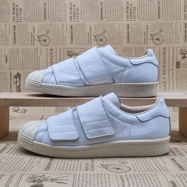 아디다스 슈퍼스타 80s 컴포트 235