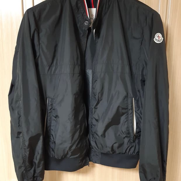 몽클레어 바람막이 블루종 자켓