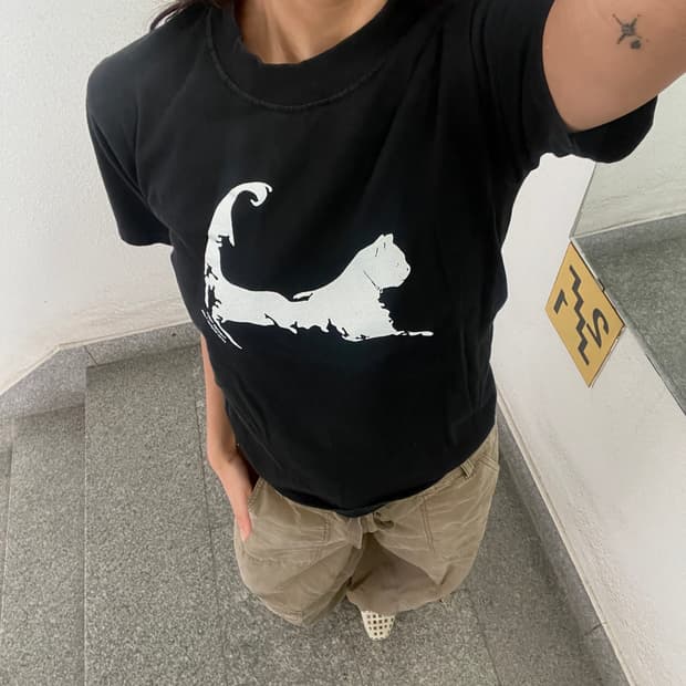 00s The Cape Cat Graphic T-Shirt