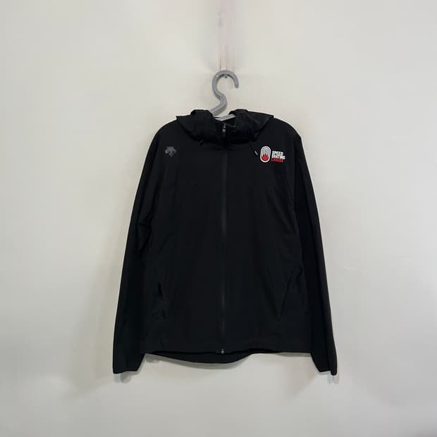 데상트 남성 바람막이 100