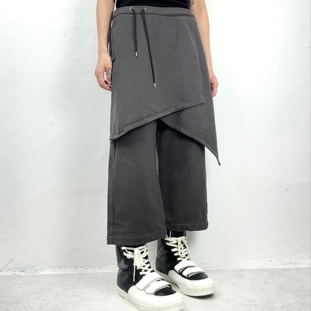 NO ID. BLACK Layered Wrap Cropped Sweat