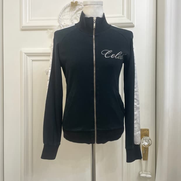 black cubic point sleeve line zip-up
