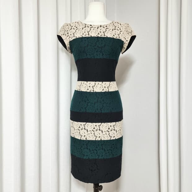 모조에스핀 레이스자수 원피스 (44반~날씬55) 상태좋음