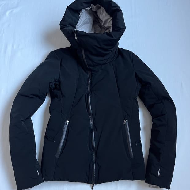 The Viridi-Anne High-Neck Down Jacket