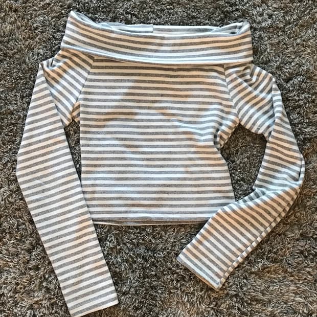 Tense Dance Stripe off shoulder white