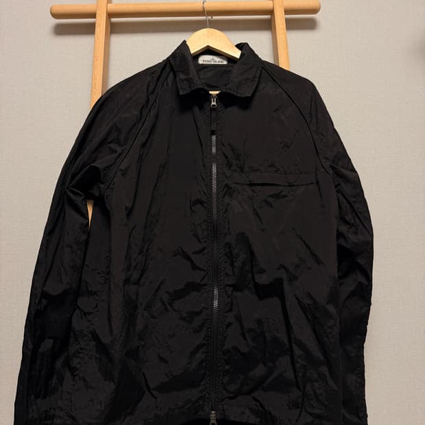 스톤아일랜드 나일론메탈 오버셔츠 판매합니다