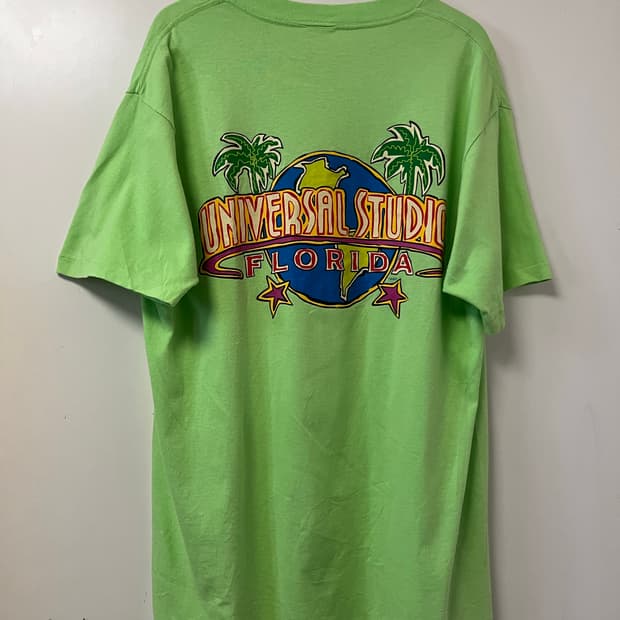 90‘s universal studios tshits