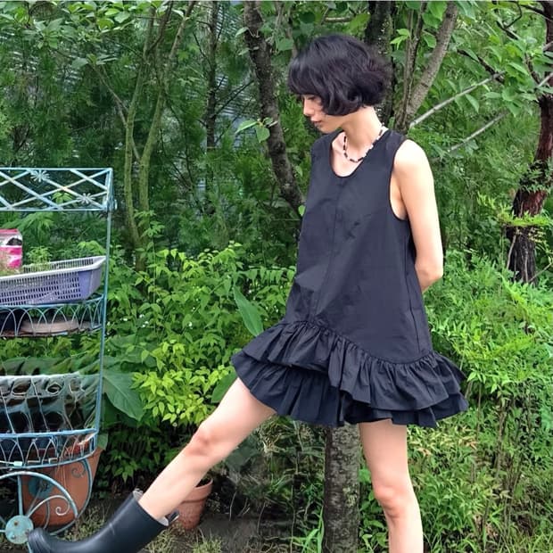 노컨텐츠 투 레이어 셔링 드레스 블랙