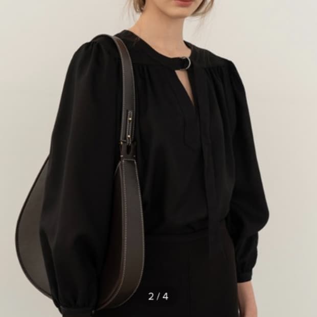 킨더살몬  gather blouse black