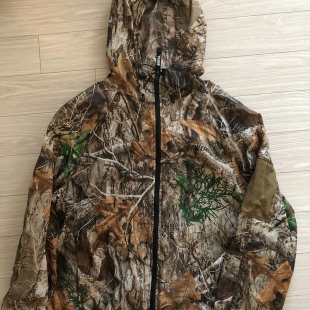 뉴에라 바람막이