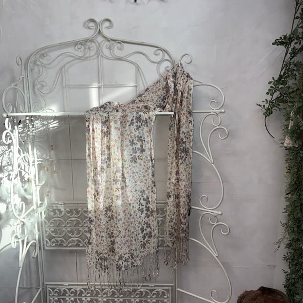 Mila Schon mute floral maxi scarf