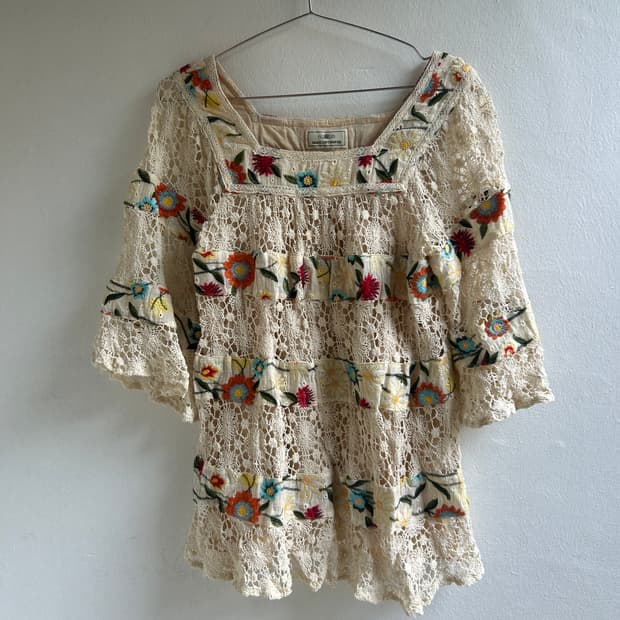 자수 크로쉐 블라우스 