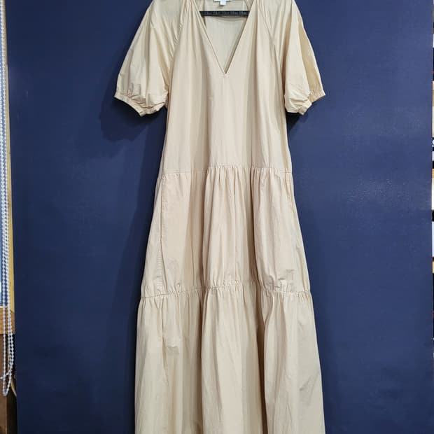 코스 코튼면 브이넥 롱원피스