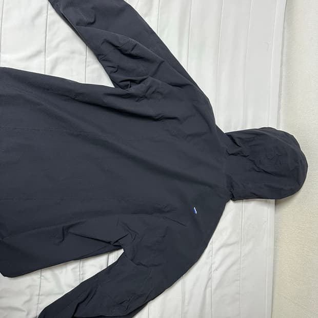 아더에러 블랙 플루 윈드브레이커 느와르 바람막이 a1