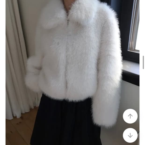 프롬뮤즈 soft faux fur jacket