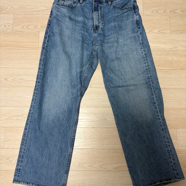 유니크로 jw앤더슨 스트레이트진(1회 착용)